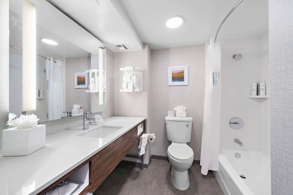 Hampton Inn by Hilton Los Angeles Airport - photo 22