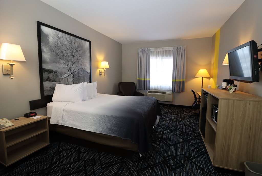Super 8 by Wyndham Perryville - photo 8