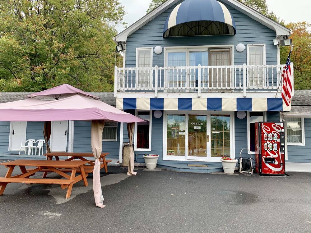 American Inn Lee - photo 20
