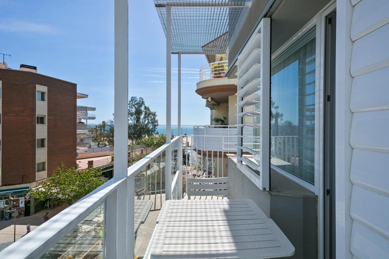 Apartaments Pepita Bandert — 4-Star Luxury Hotel in Cambrils, Spain