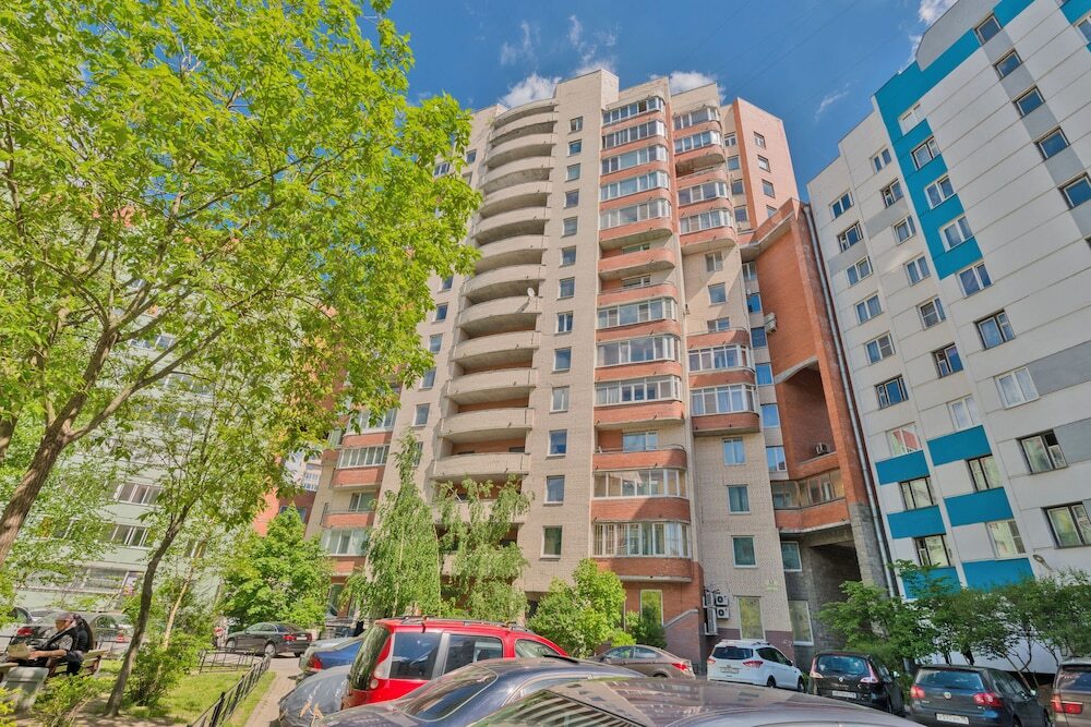 FlatHome24 near metro Komendanskiy prospect - carbon neutral hotel in Saint Petersburg