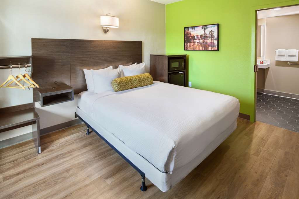 SureStay Hotel by Best Western San Diego Pacific Beach - photo 14