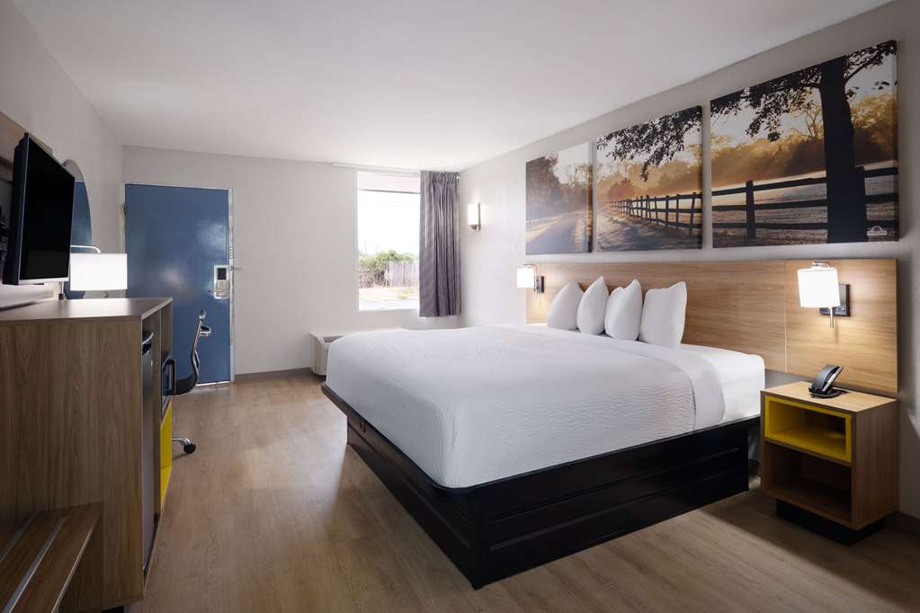 Days Inn by Wyndham Montgomery I 85 - photo 18