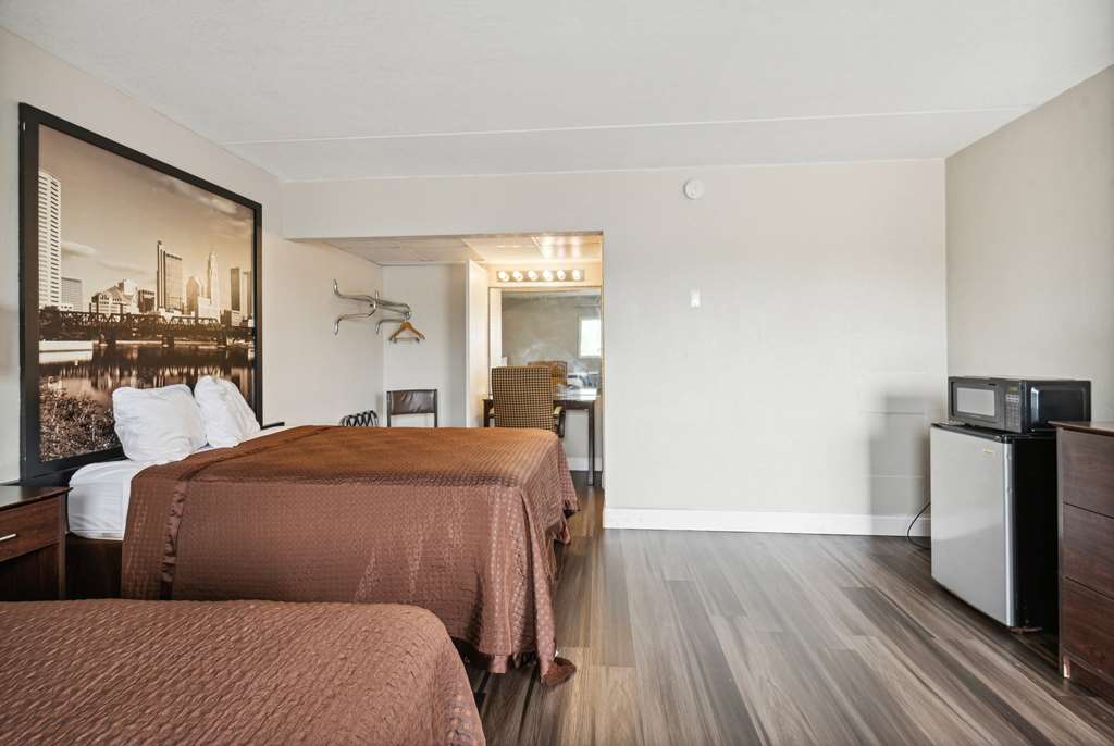 Super 8 by Wyndham Millbury Toledo - photo 25