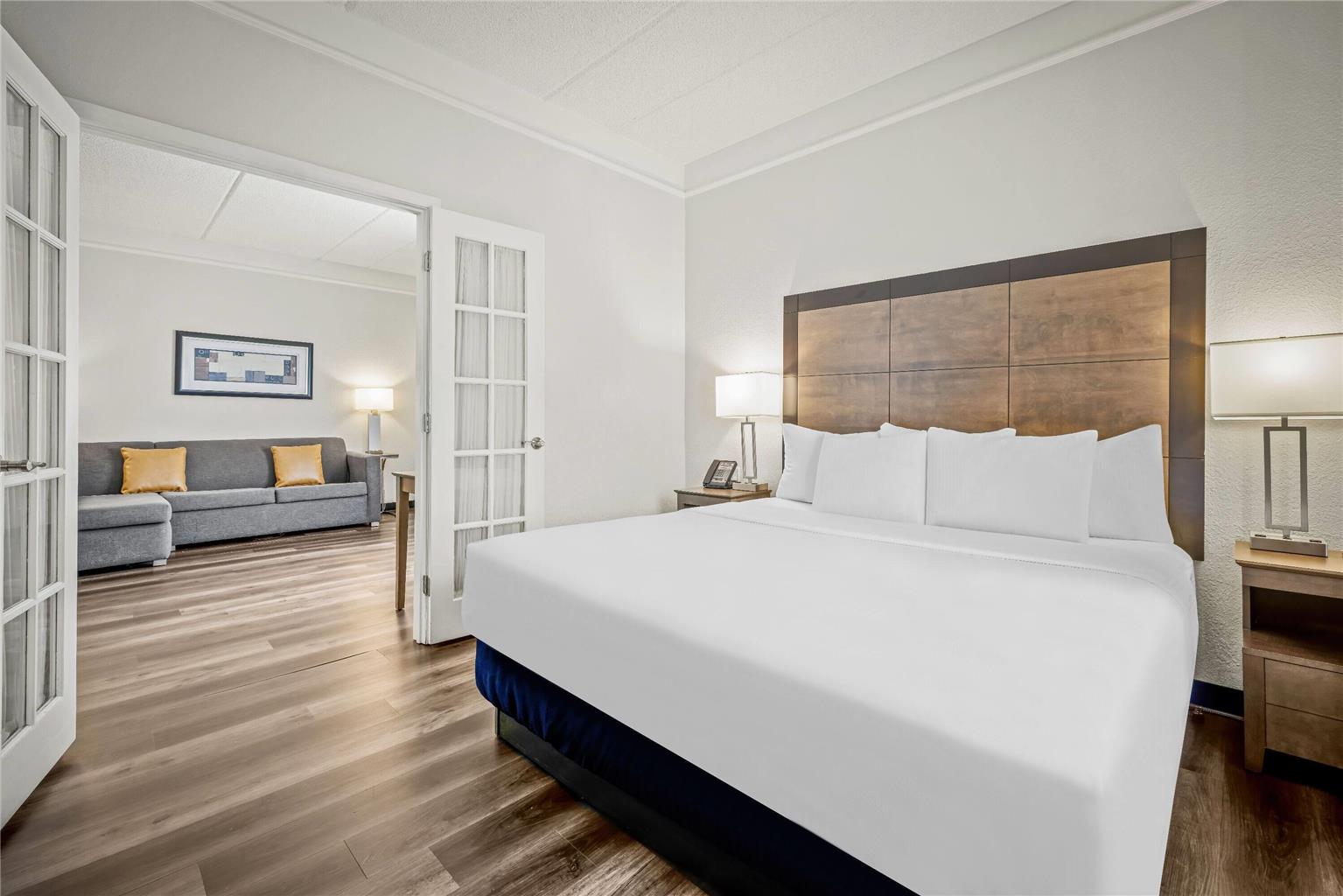La Quinta Inn & Suites by Wyndham Miami Airport West - photo 36