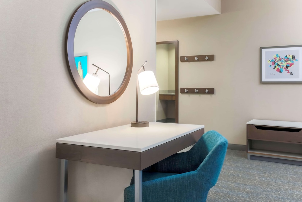 Hampton Inn & Suites Pittsburgh Downtown - photo 13