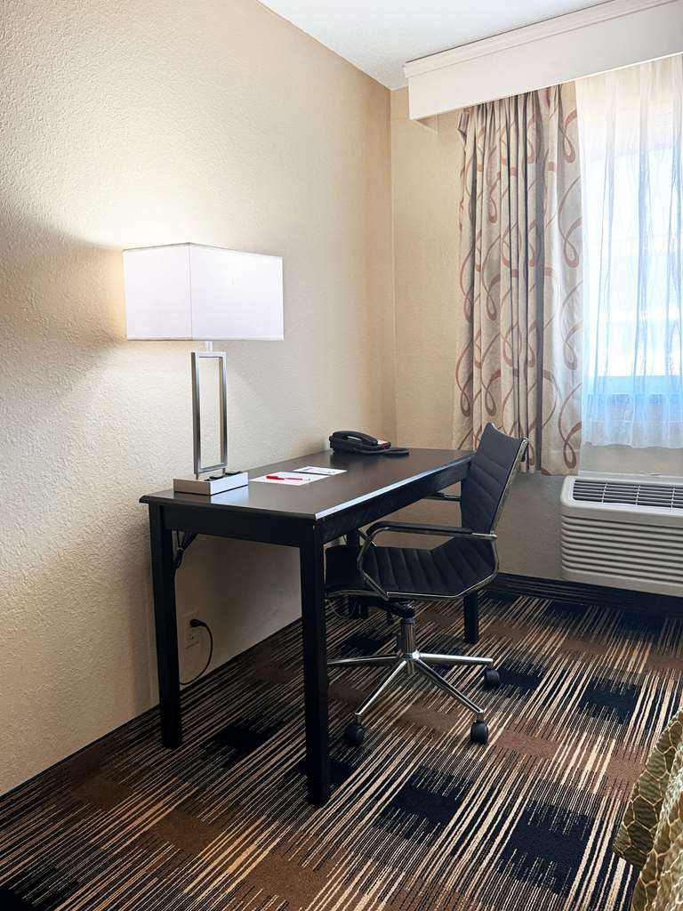 Econo Lodge Wausau Rothschild - photo 16