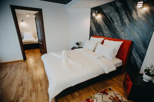 Pensiunea Jacqueline — 4-Star Luxury Hotel in Targu Jiu, Romania