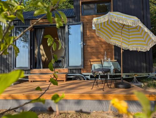 La Vue en Rose by Tiny Away - last minute hotel in Unknown City