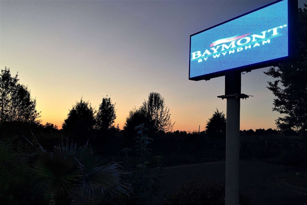 Baymont by Wyndham Adairsville - photo 25