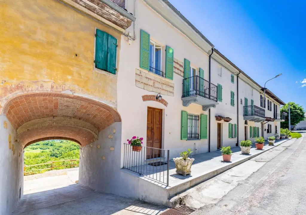 Casa di nonna Ines 2 Hideaway in Monferrato con Vista sulle Colline e Piscina — 4-Star Luxury Hotel in Gabiano, Italy