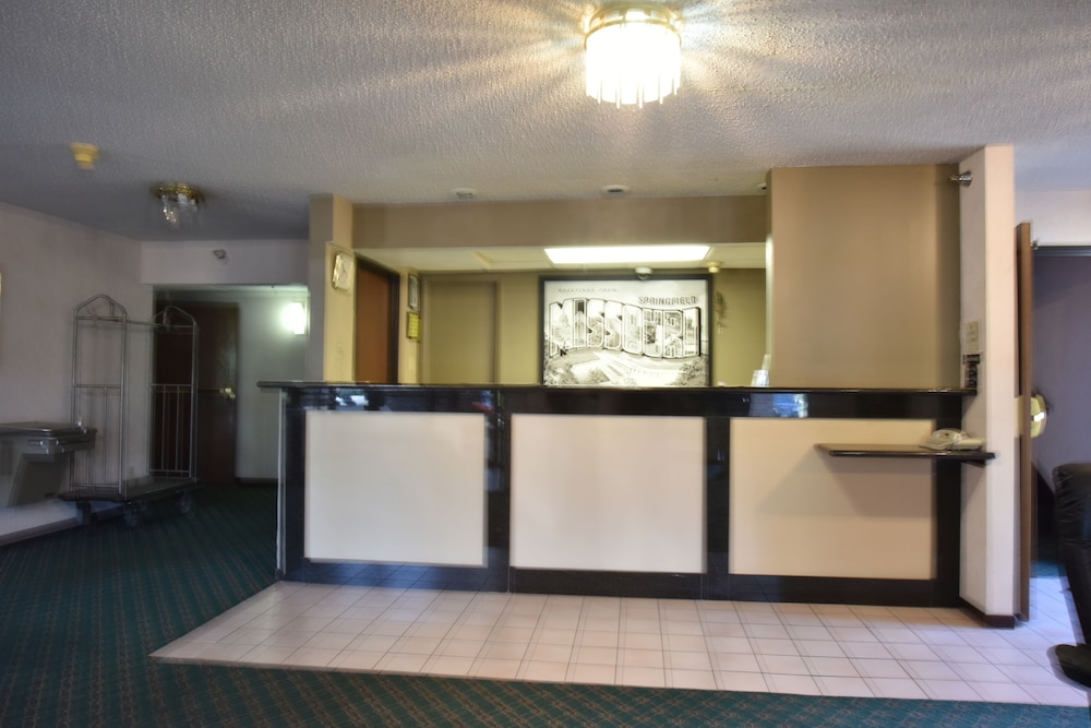 Super 8 by Wyndham Springfield Battlefield - photo 5