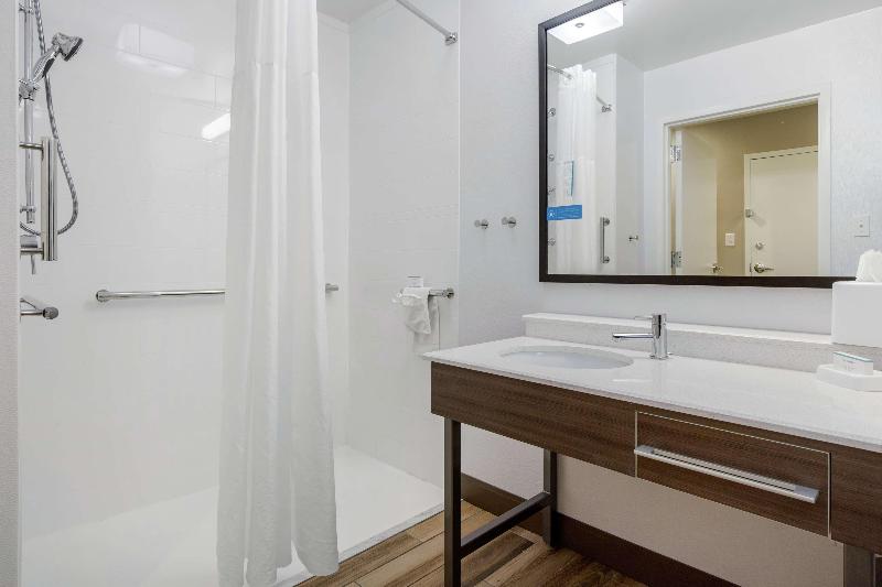 Hampton Inn Mebane - photo 101