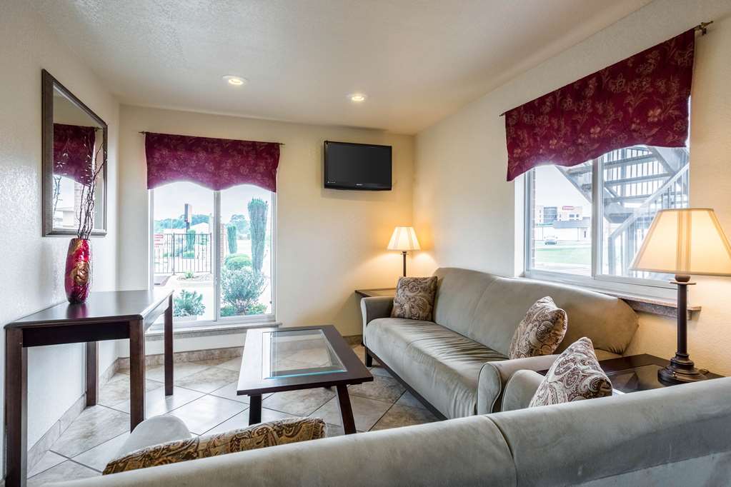 Econo Lodge Inn & Suites Searcy - photo 5