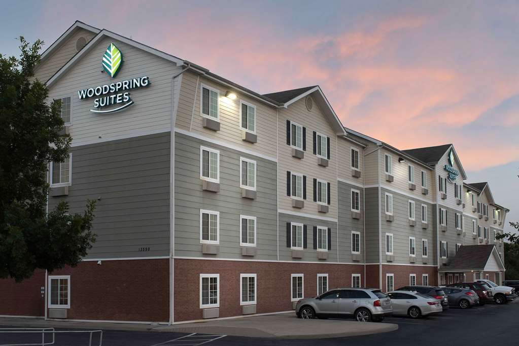 WoodSpring Suites San Antonio North Live Oak I 35 - photo 3