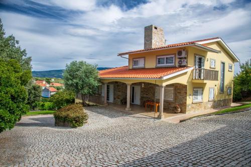 Recanto Transmontano — 4-Star Luxury Hotel in Macedo De Cavaleiros, Portugal