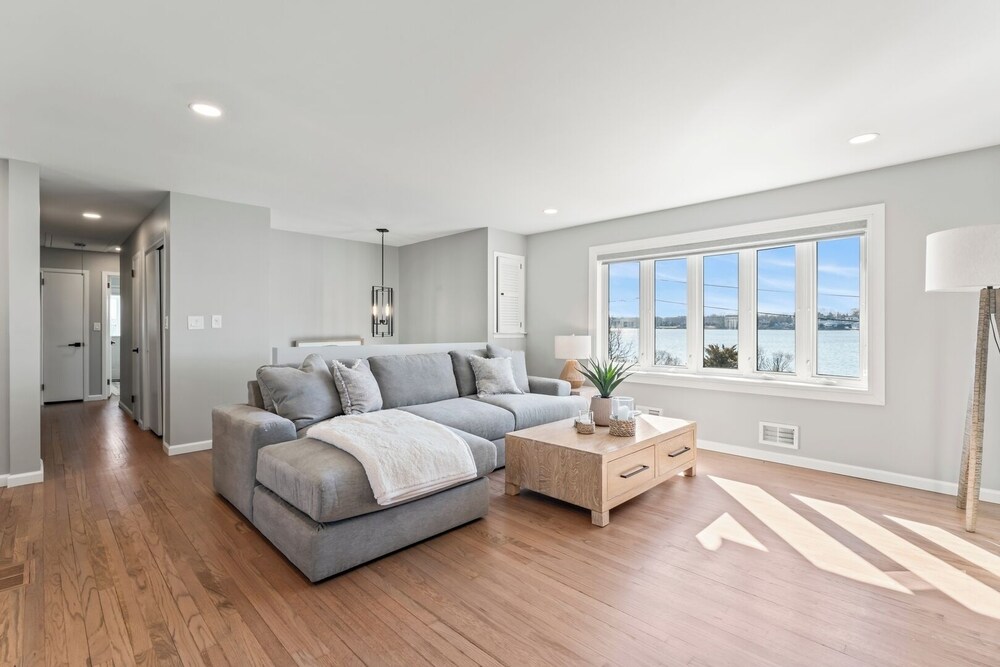 4BR Open Concept Sunset View Pool & Near Ocean — Neptune City — photo 2