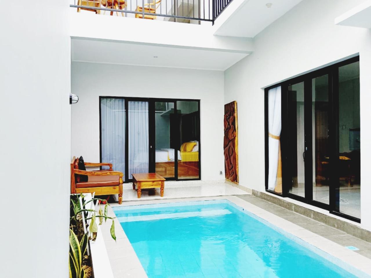 Peaceful Private 4 BR YY Bali Villa Jimbaran Nusa Dua In Central Kuta — 4-Star Luxury Hotel in Jimbaran, Indonesia