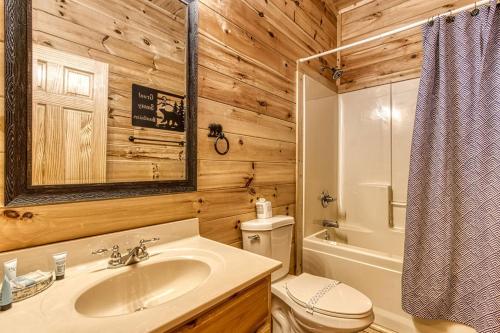 A View From Above Spacious Smoky Mountain Getaway Perfect for Families & Groups - photo 34