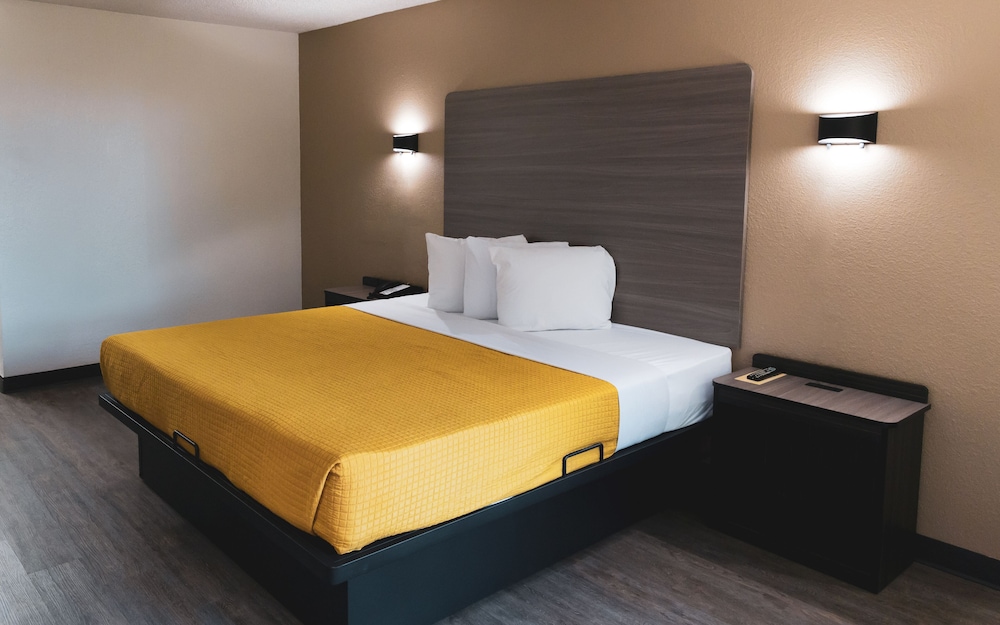 Express Inn & Suites — hotel in Palestine