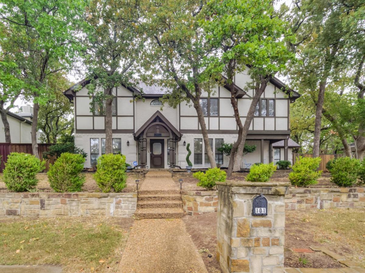 Trophy Haven Retreat With Pool — 4-Star Luxury Hotel in Roanoke, United States