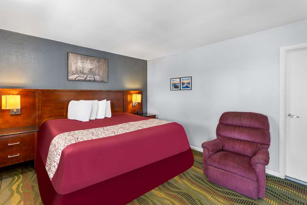 Americas Best Value Inn Belleville - photo 7