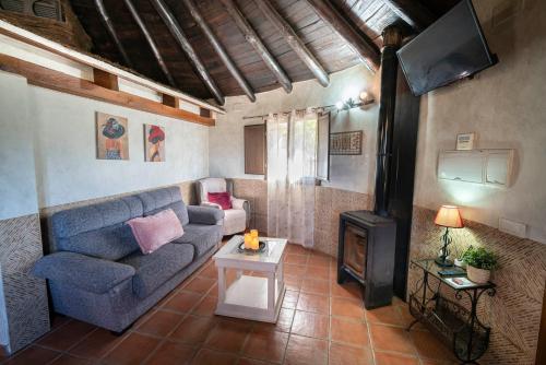 Chozos Rurales El Solitario — hotel in Banos De Montemayor