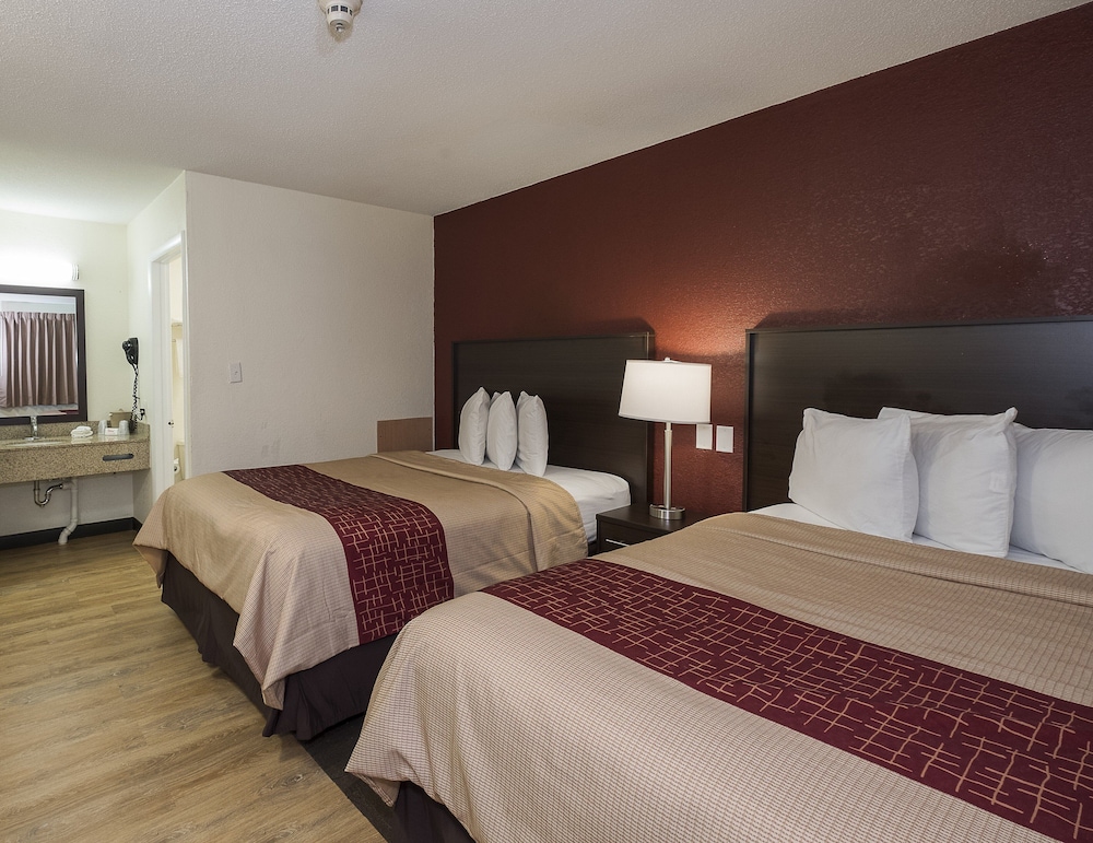 Red Roof Inn Lancaster Strasburg - photo 20