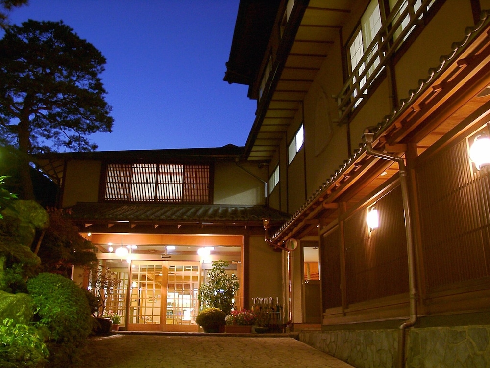 Shojukan — hotel in Nakanojomachi