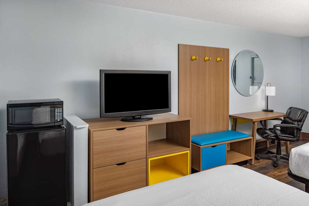 Days Inn by Wyndham Pensacola I 10 - photo 10