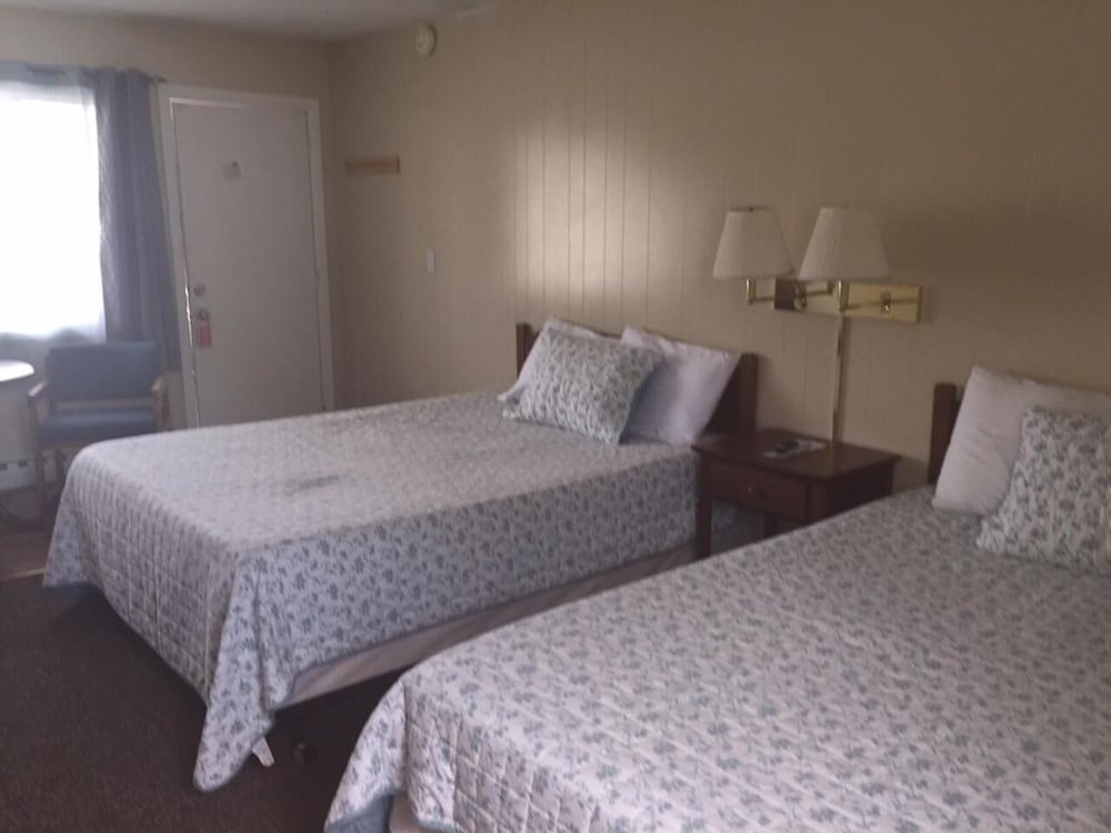 Coast Village Inn & Cottages - photo 14