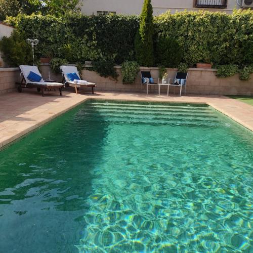 Villa 28 de Julio Casa Rural Con Piscina En Granada — 4-Star Luxury Hotel in Granada, Spain