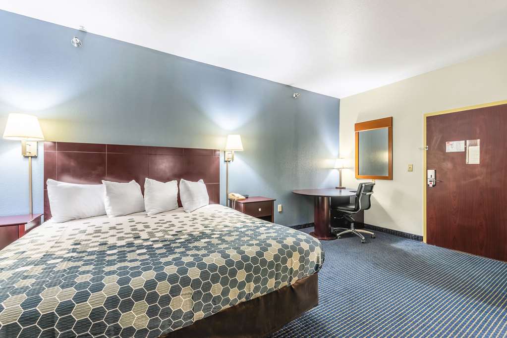 Econo Lodge Inn & Suites Pritchard Road North Little Rock - photo 28
