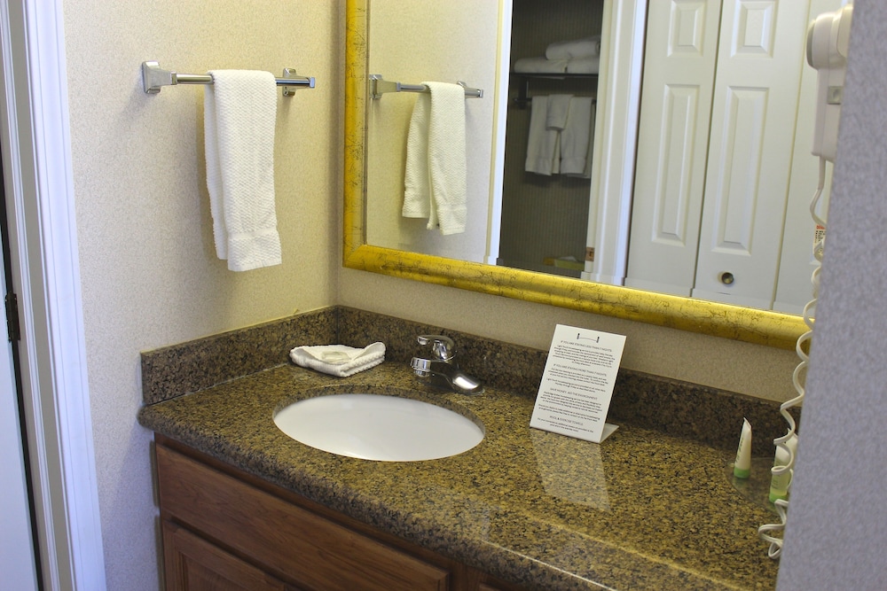 Staybridge Suites Grand Rapids Kentwood an IHG Hotel - photo 2