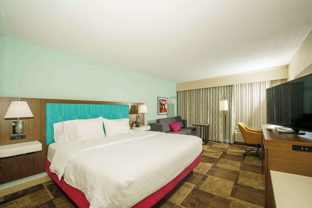 Hampton Inn Hutchinson - photo 35