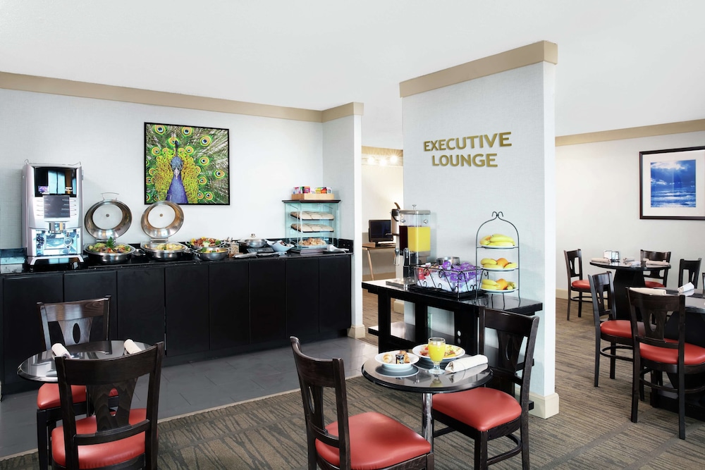 DoubleTree by Hilton Hotel Miami Airport & Convention Center - photo 102