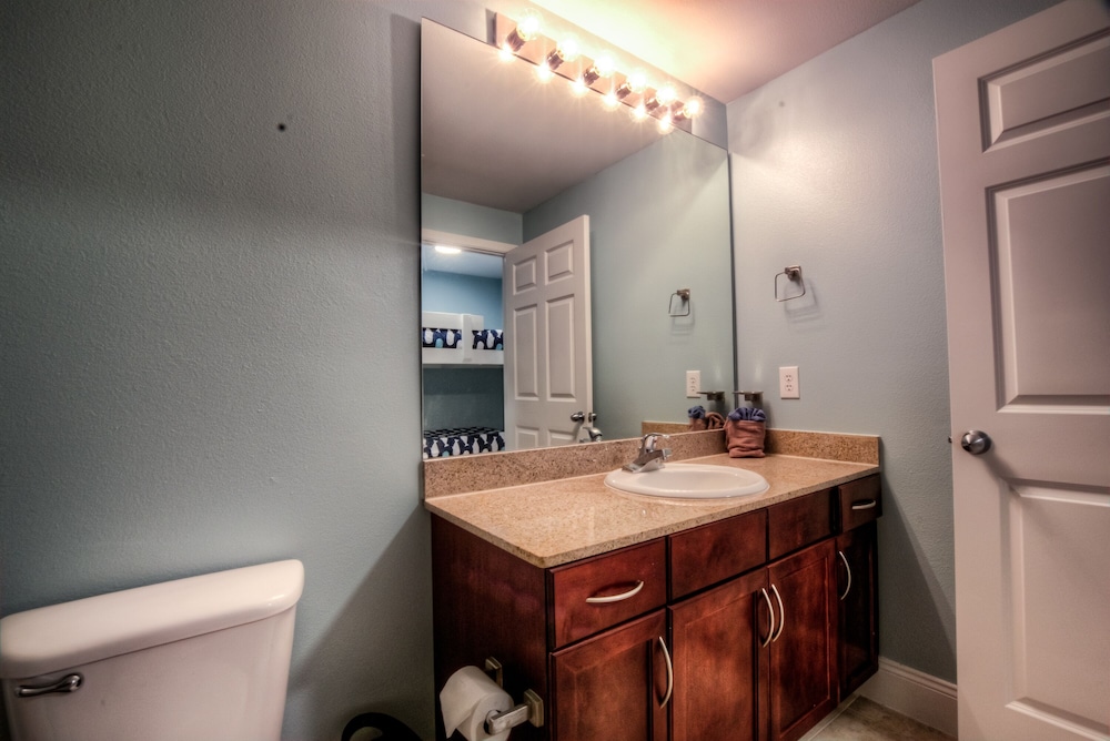 Laketown Wharf Resort by Aneliya's Rentals - photo 709