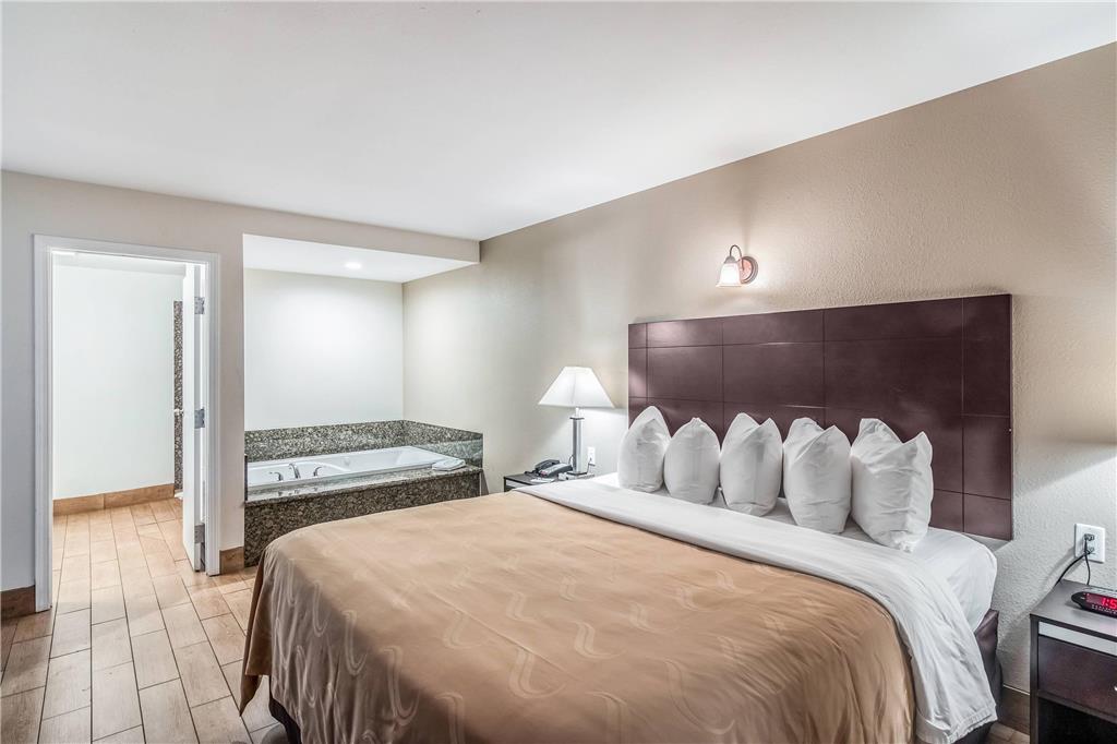 Quality Inn & Suites near Downtown Bakersfield - photo 17