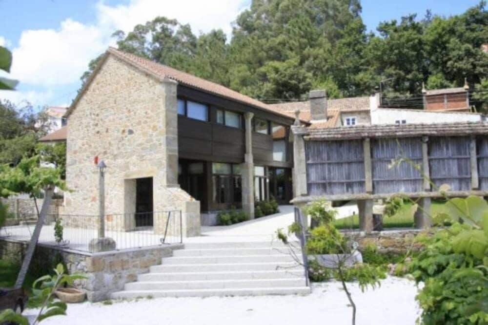 Fogar Do Selmo - carbon neutral hotel in Rois
