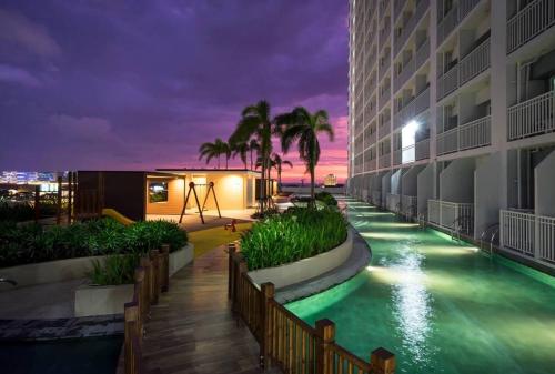 California Coastal in Manila Bay — 4-Star Luxury Hotel in Manila, Philippines