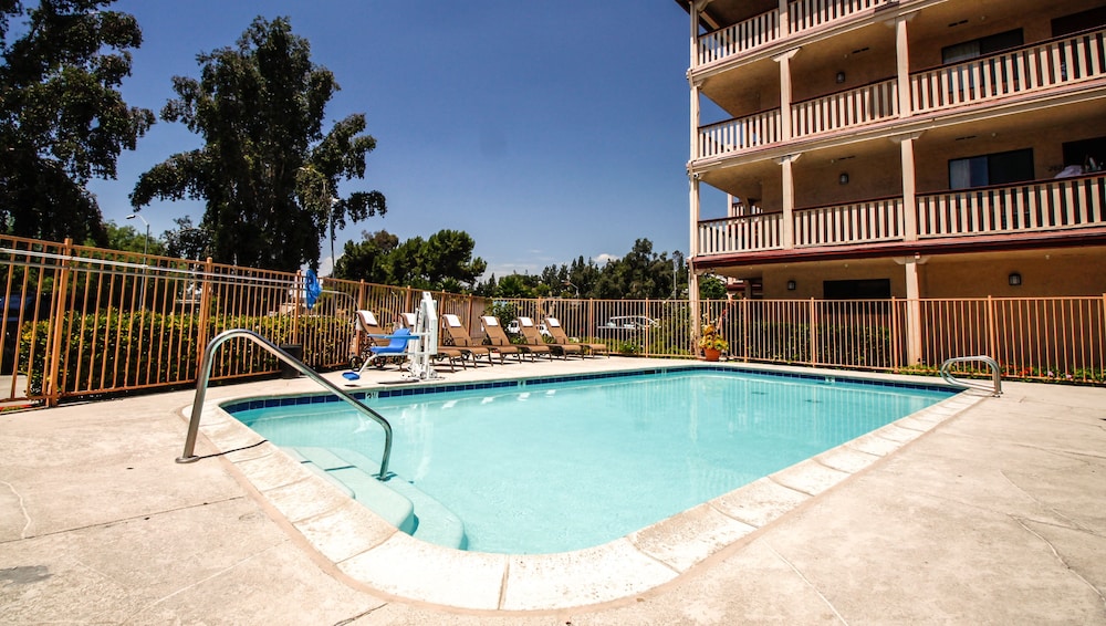Heritage Inn La Mesa - photo 23