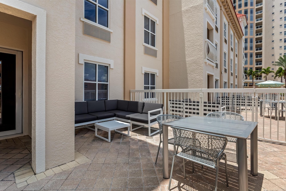 Hampton Inn & Suites St. Petersburg Downtown - photo 48