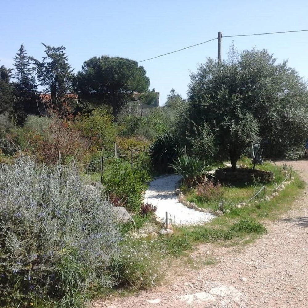 Ecoutez Les Oiseaux in Lunel, France