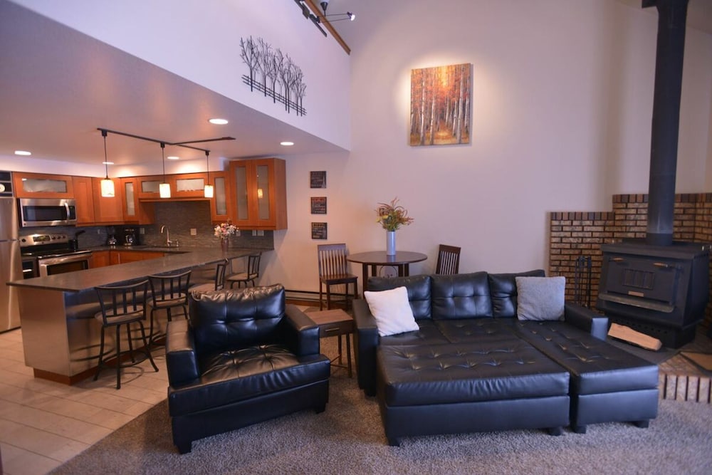 Laid Back Lounge by Casago McCall Donerightmanagement - photo 15