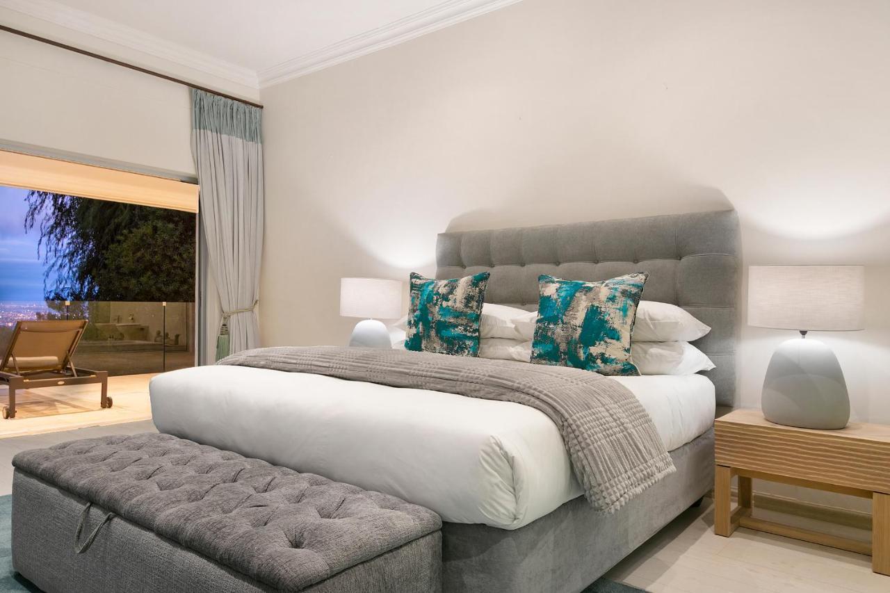 Two Luxury Villas 10 Bed Lyonesse & Lyons Den
