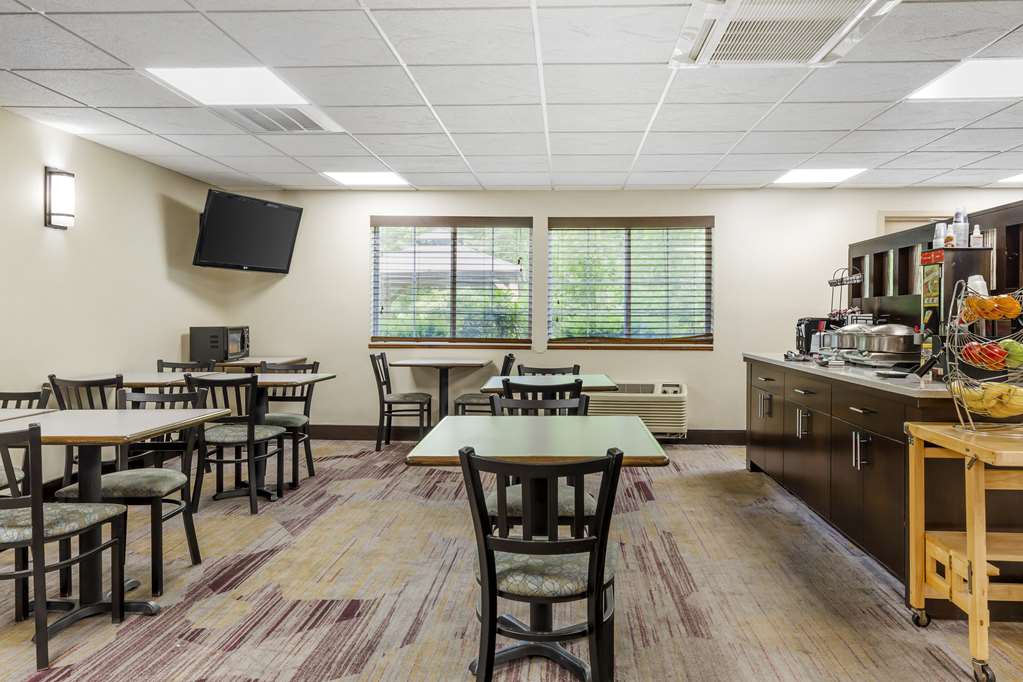 Best Western Plus Berkshire Hills Inn & Suites - photo 12