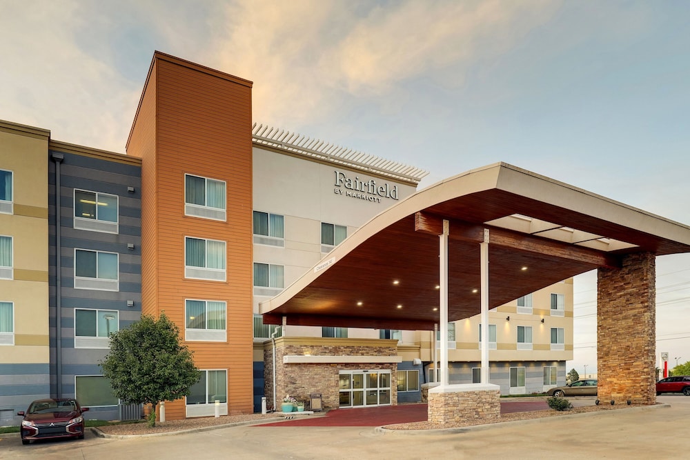 Fairfield Inn & Suites Hutchinson - photo 41