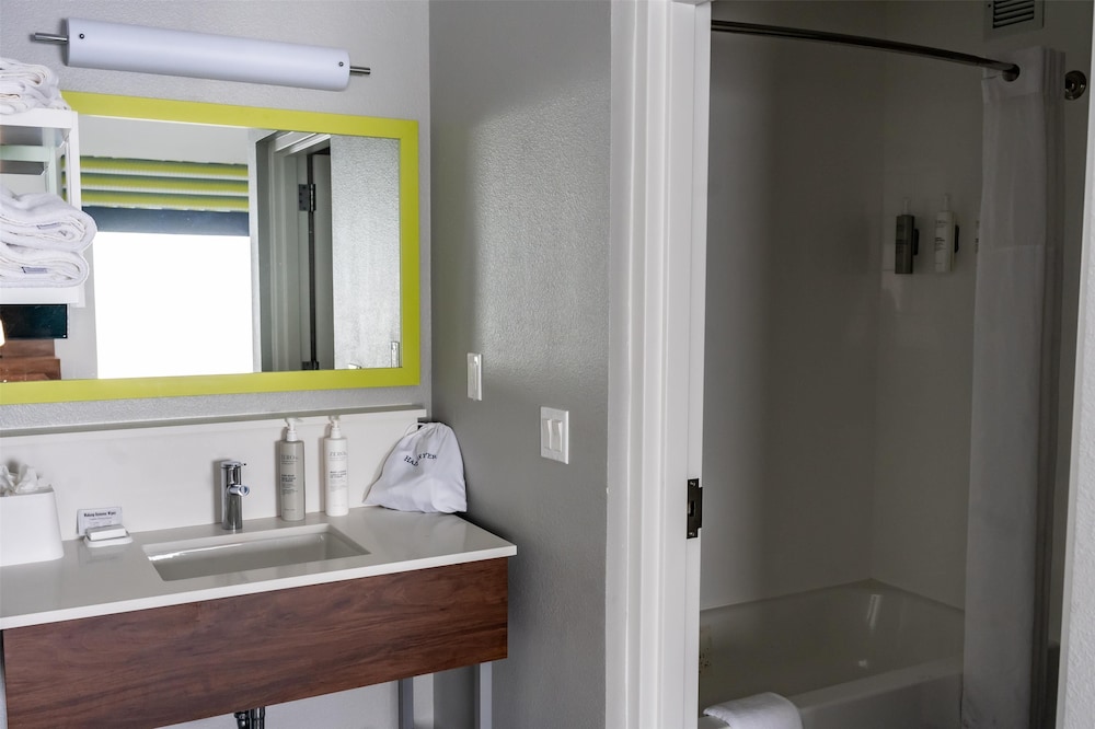 Hampton Inn & Suites Leesburg - photo 20