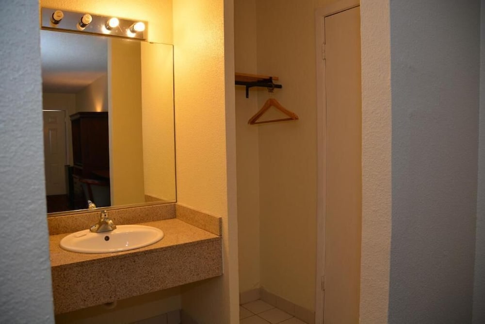 Hotel Isabella - photo 8