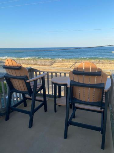 Serendipity OBX: Oceanside Cottage on the Beach Rd — 4-Star Luxury Hotel in Kitty Hawk, United States